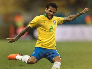 回顾2018年巴西世界杯的进球盛宴（挑战、精彩、纪录、激情燃烧的巴西世界杯）