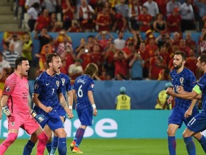 以西班牙vs葡萄牙世界杯对决的历史回顾（两大足球强国交锋，辉煌战绩与经典瞬间的回顾）