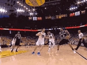 探析篮球防守合法位置圆柱体的重要性（以篮球防守合法位置圆柱体为主题探讨防守技巧和策略）