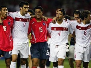2002世界杯西班牙进球（揭秘西班牙队在2002世界杯上的精彩进球表演）