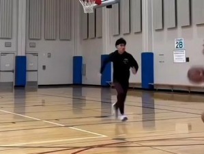打篮球防守脚步的技巧（优化脚步走位，提升篮球防守效果）